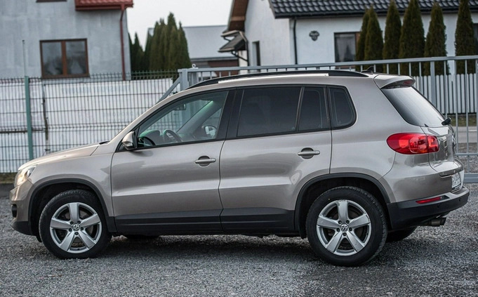 Volkswagen Tiguan cena 53700 przebieg: 299000, rok produkcji 2014 z Wojkowice małe 497